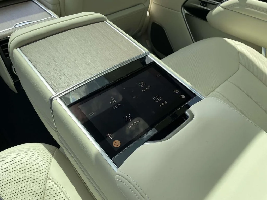 New 2026 Ostuni Pearl White Land Rover Autobiography image 26