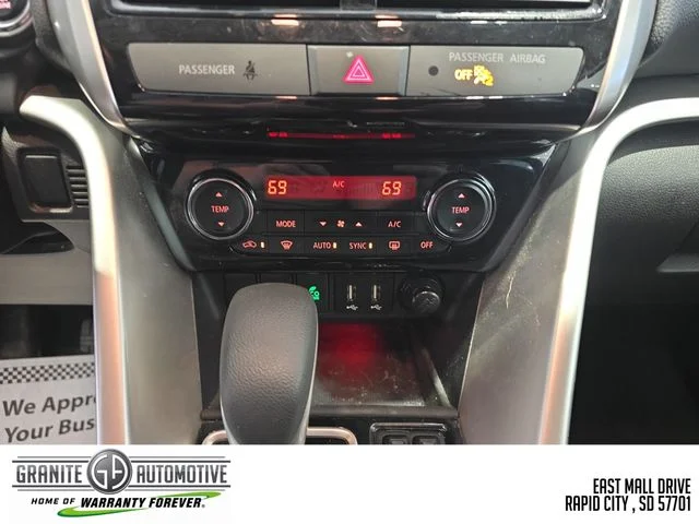 Used 2025 Red Mitsubishi SE image 19