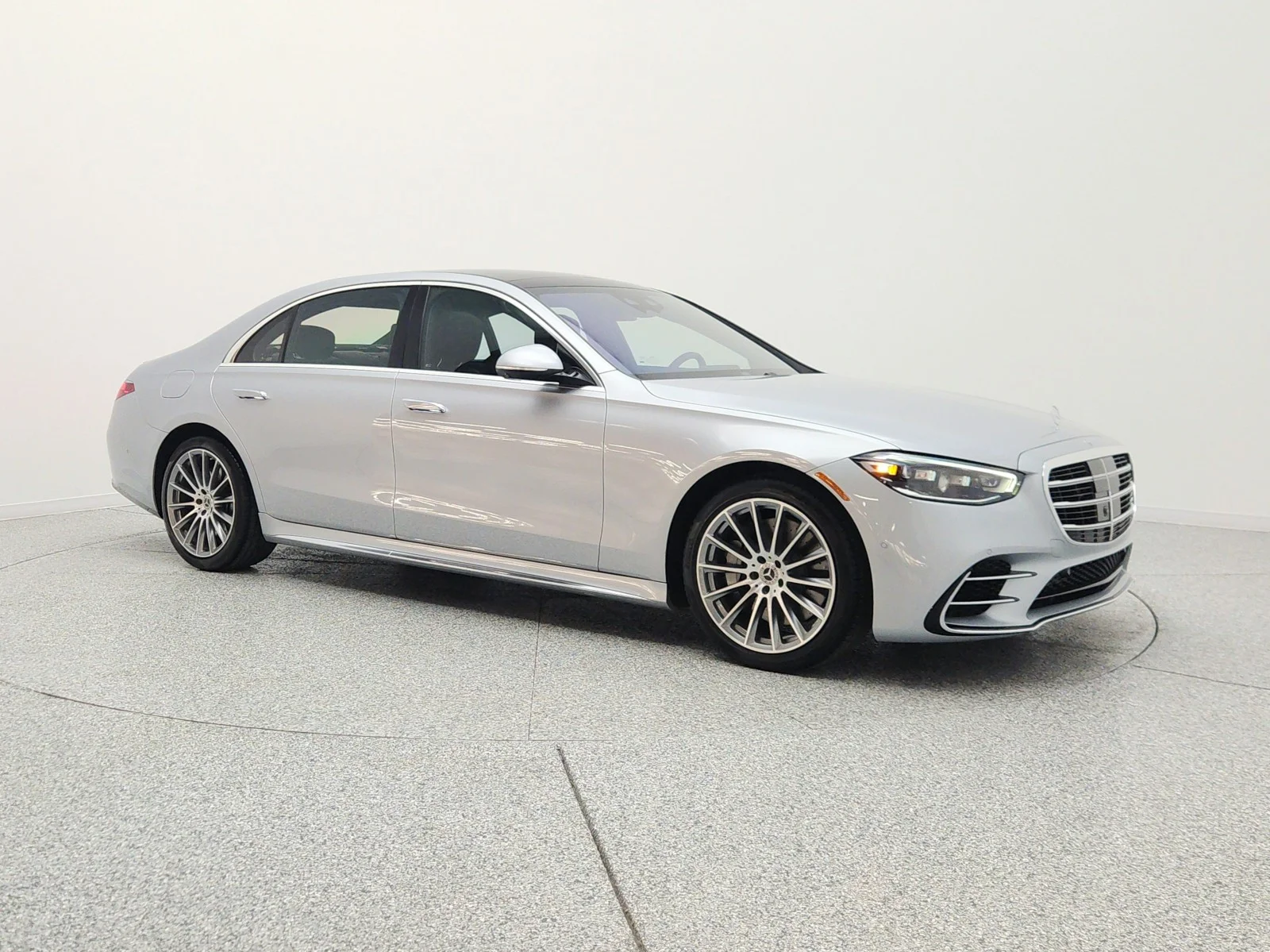 Certified Used 2022 Cirrus Silver Mercedes-Benz S 580 4MATIC® Sedan image 3