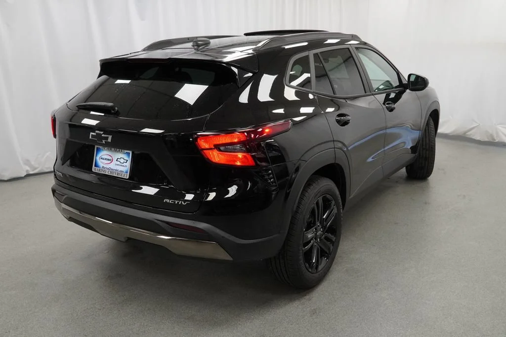 New 2026 Mosaic Black Metallic Chevrolet ACTIV image 2