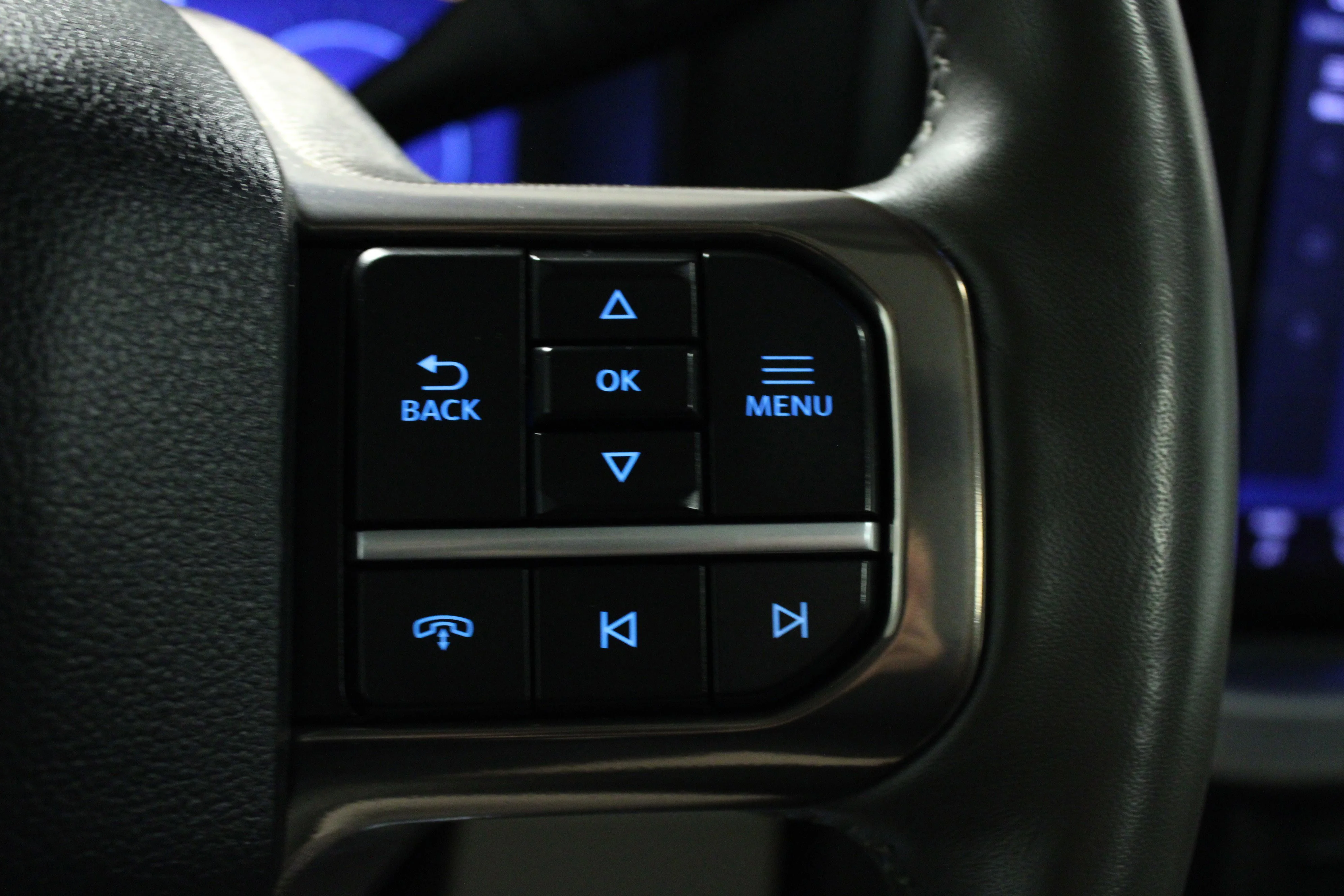 Used 2025 Agate Black Metallic Ford Platinum image 21