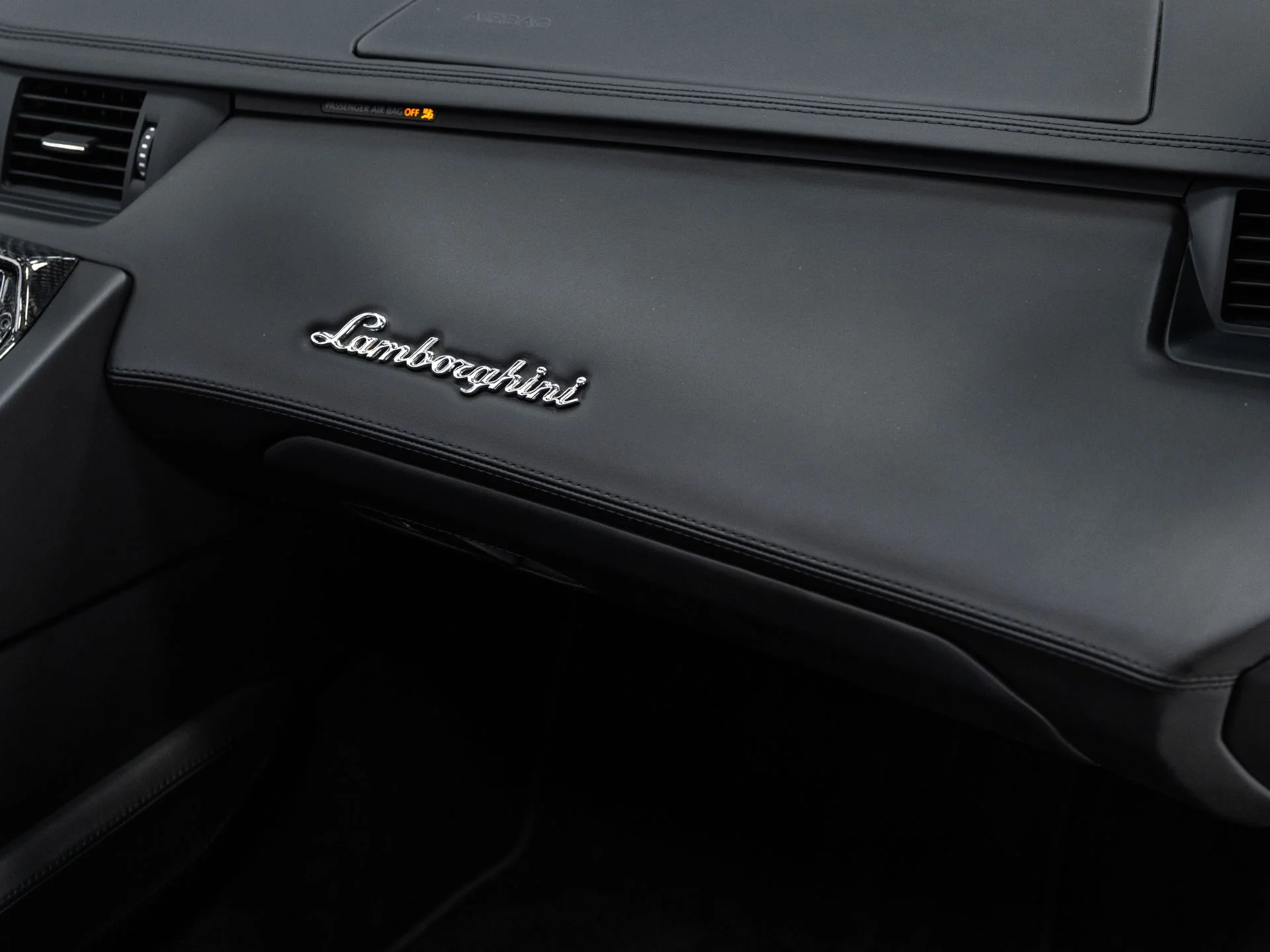 Used 2014  Lamborghini Roadster image 46