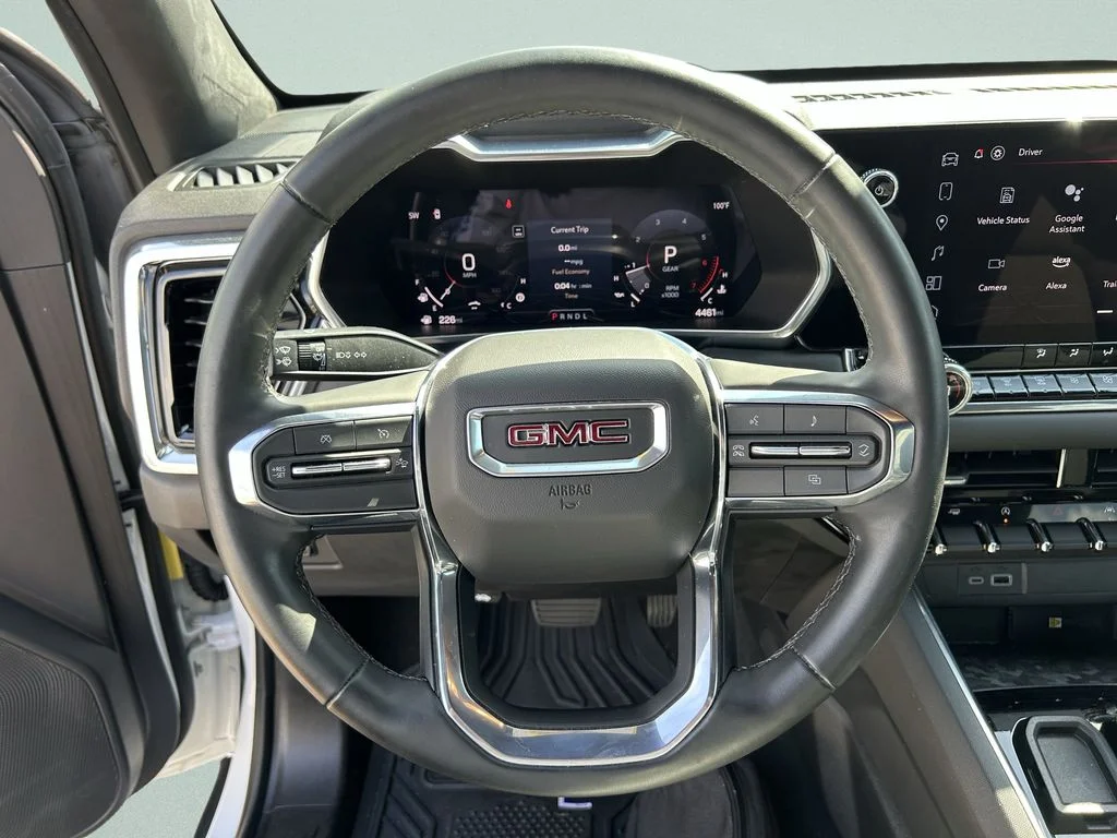 Used 2024 White GMC Elevation image 31