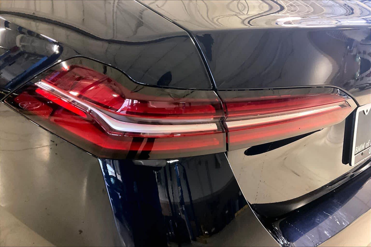 New 2026 Carbon Black Metallic BMW 530i image 14