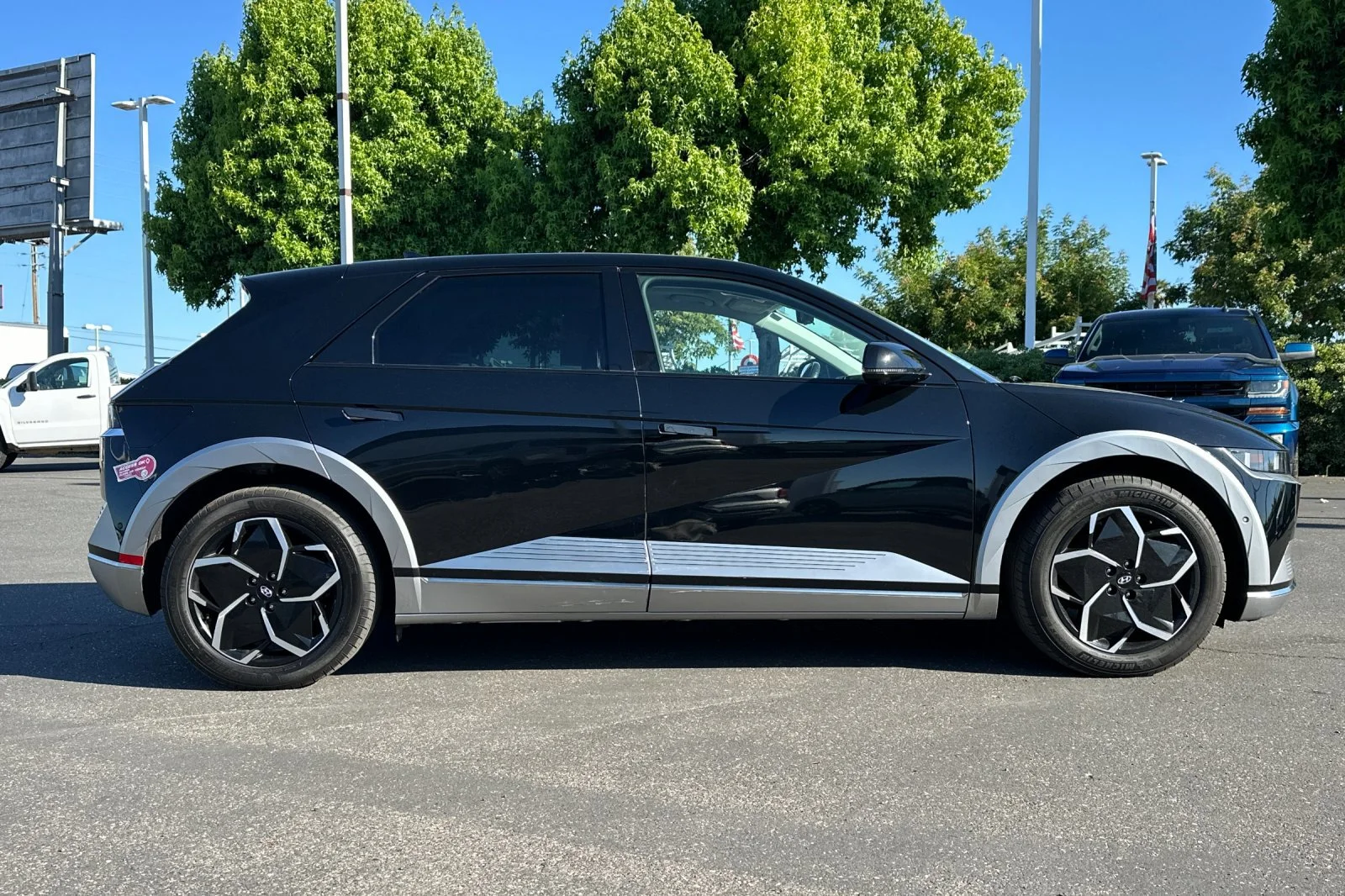 Used 2024 Abyss Black Hyundai Limited image 3