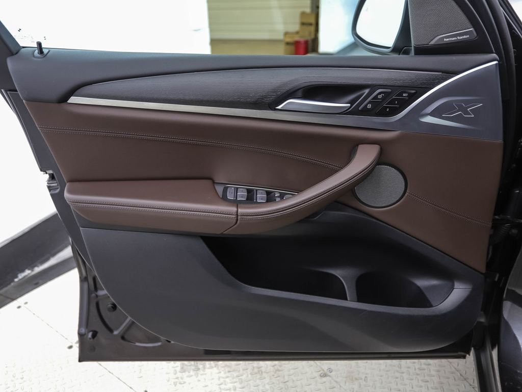 Certified Used 2024 Dark Graphite BMW xDrive30i image 9