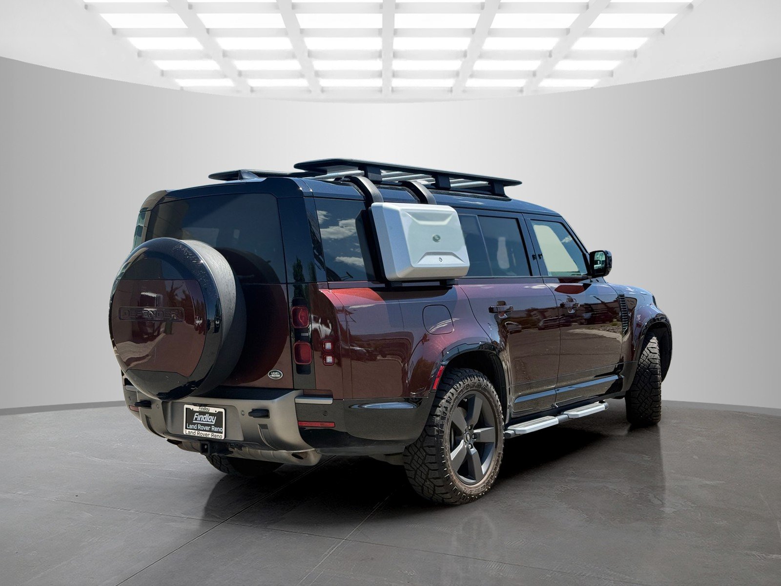Used 2023 Sedona Red Land Rover X-Dynamic SE image 5