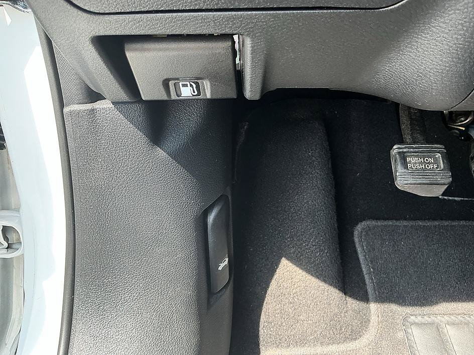 Used 2021 Fresh Powder Nissan SV image 14
