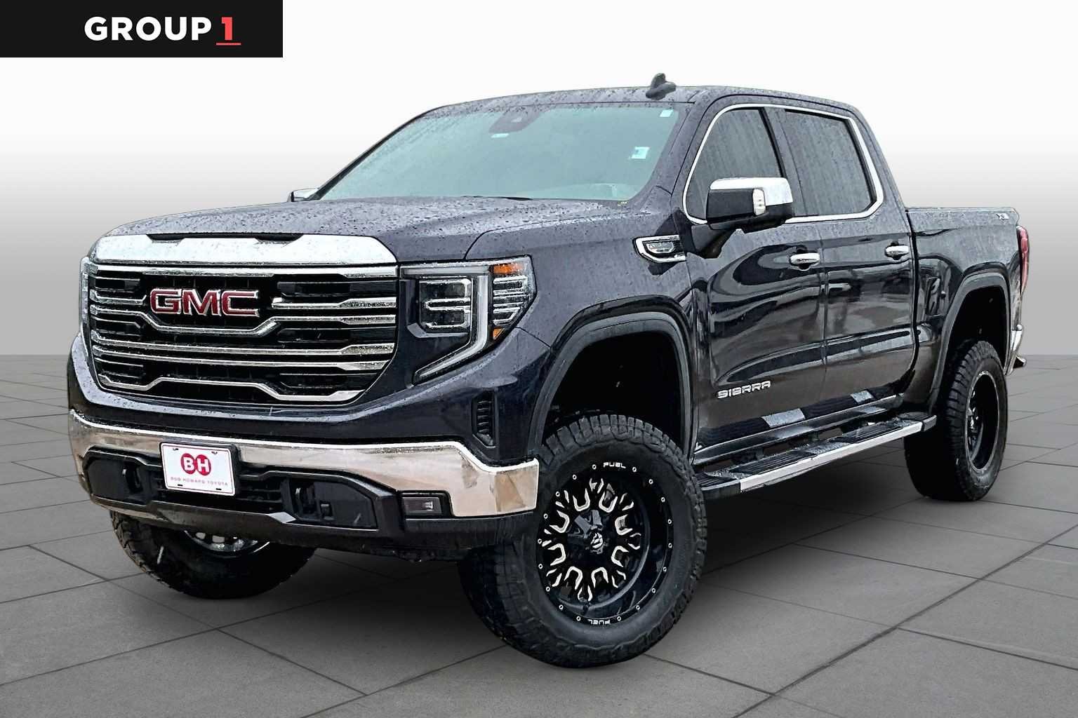 2023 GMC Sierra 4WD Crew Cab Short Box SLT's photo