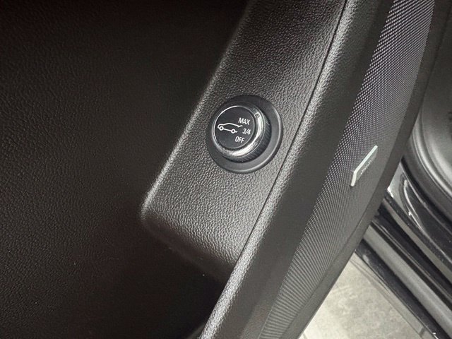 Used 2018 Black Chevrolet Premier image 18