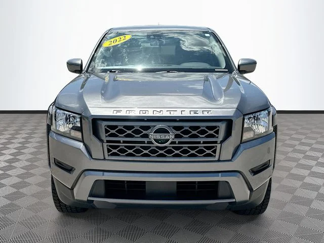 Used 2022 Gray Nissan SV image 2
