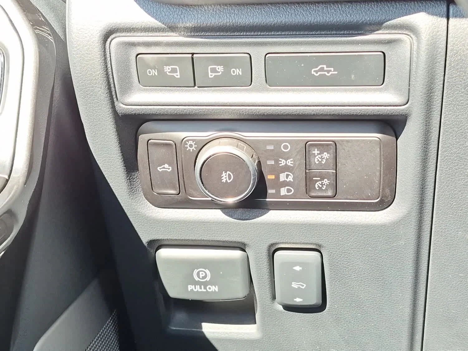 Certified Used 2023 Oxford White Ford LARIAT image 20