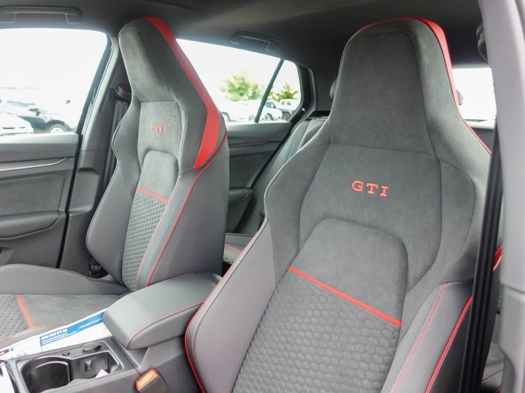 New 2026 Mythos Black Metallic Volkswagen 2.0T SE image 22