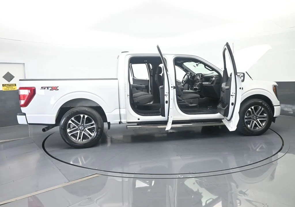 Used 2023 Oxford White Ford XL image 56