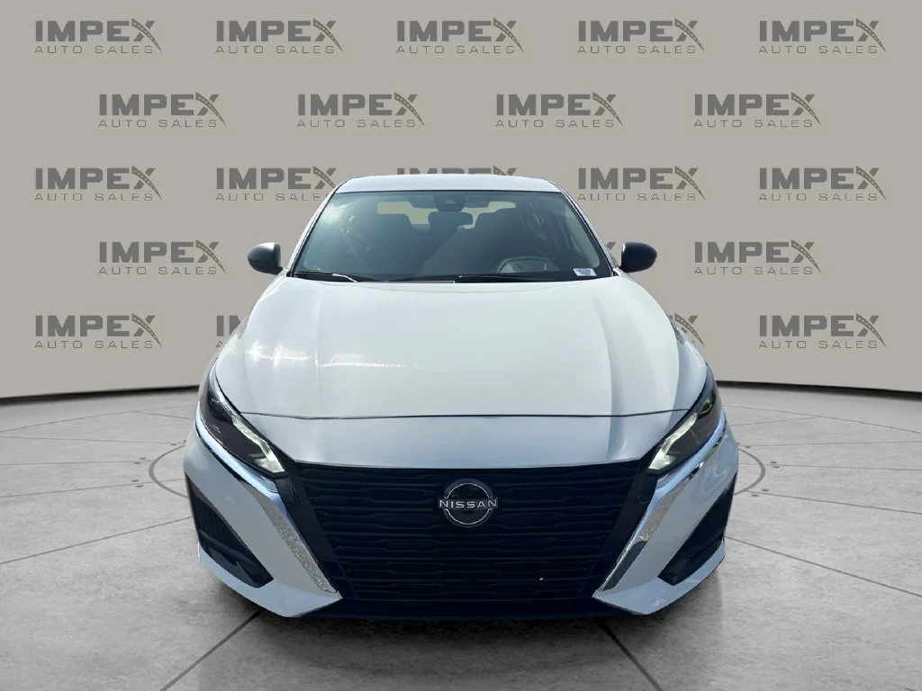 Used 2025 White Nissan 2.5 SV image 8