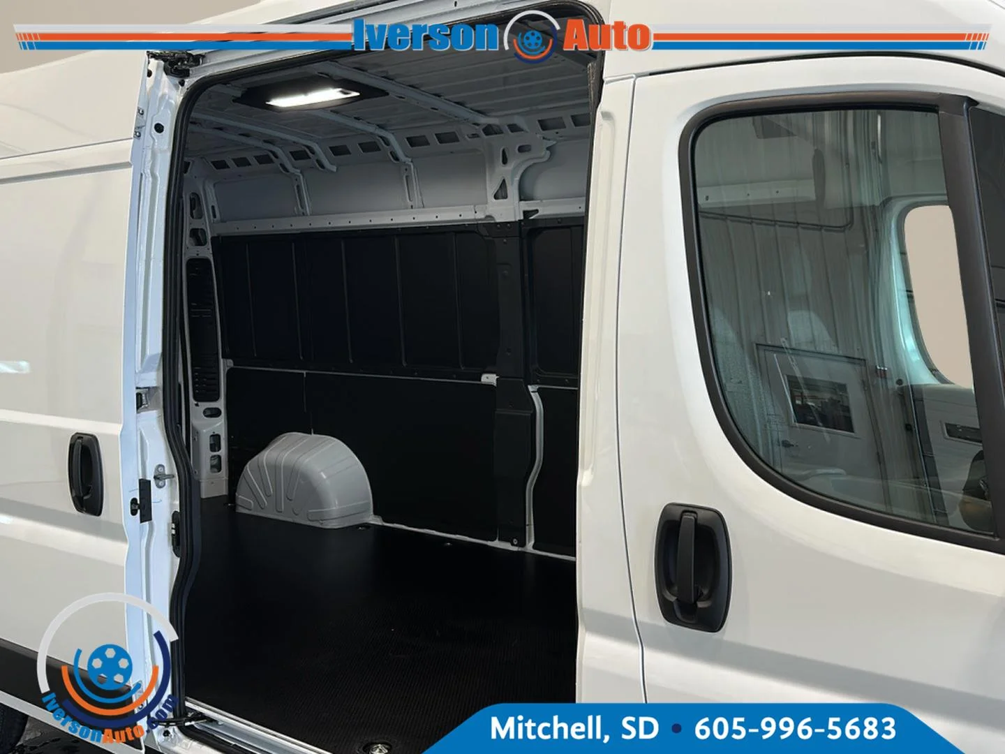 New 2027 Bright White Clearcoat RAM Tradesman image 24