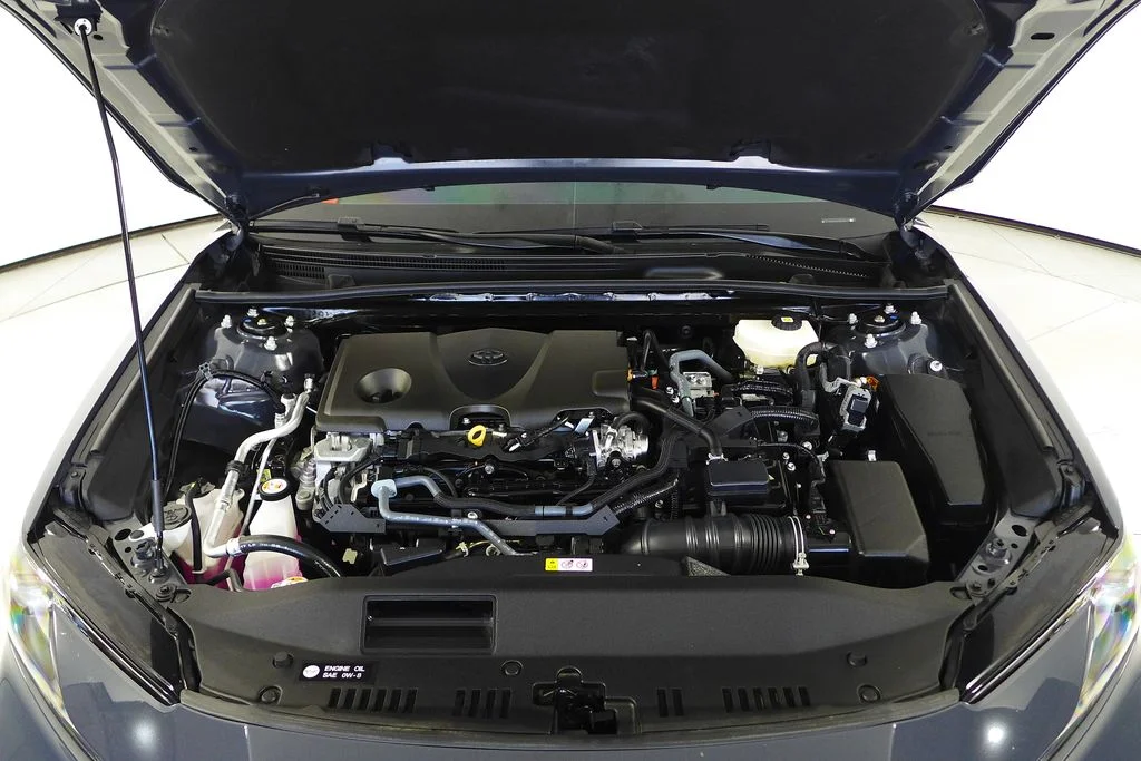 Used 2025  Toyota SE image 6