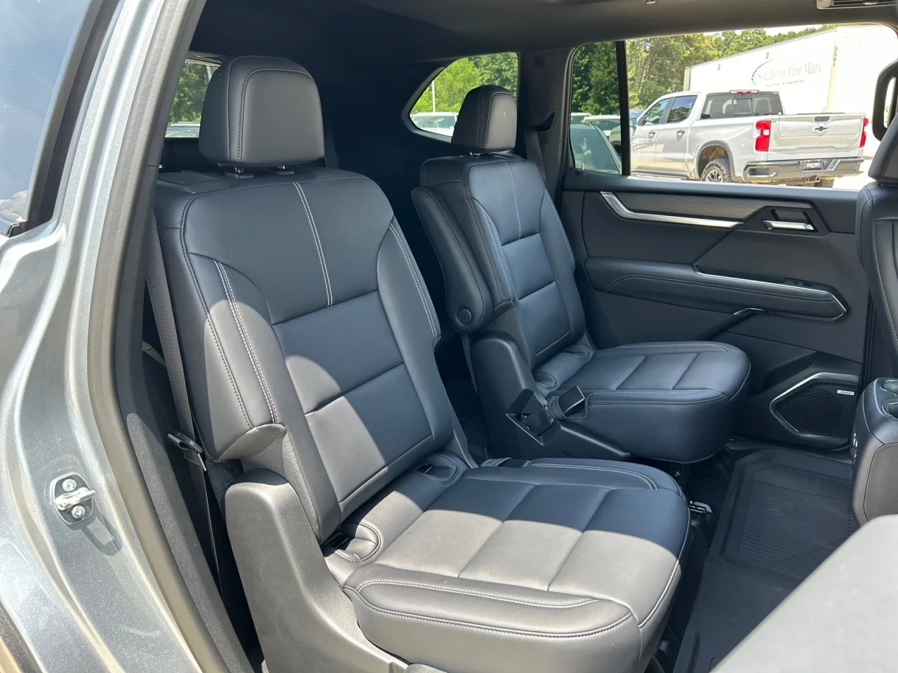 New 2026 Sterling Metallic GMC Elevation image 18