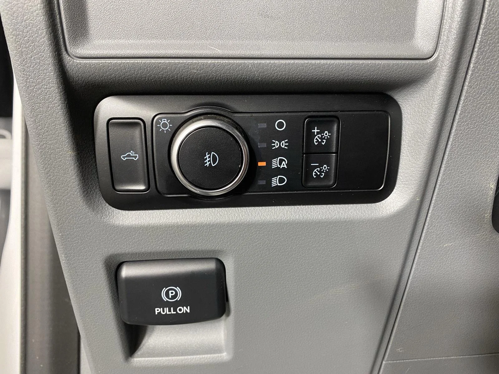 Used 2023 Oxford White Ford XL image 16