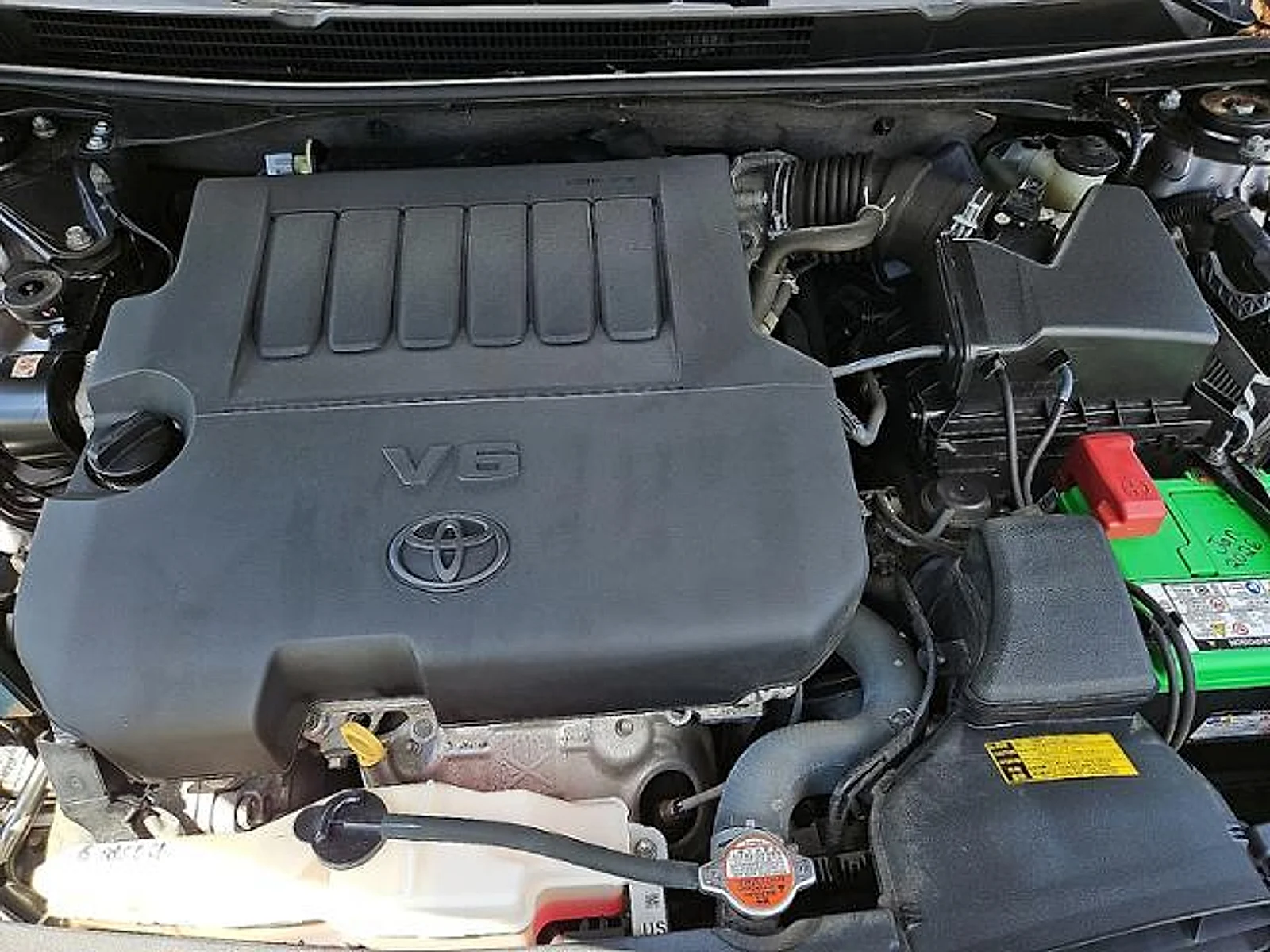 Used 2016 Magnetic Gray Metallic Toyota XLE image 24