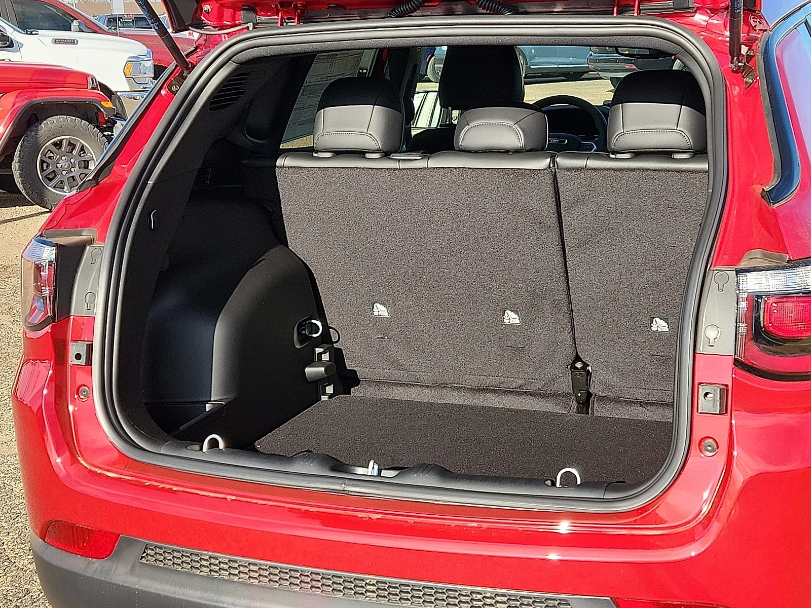New 2026 Red Jeep LATITUDE ALTITUDE 4X4 image 9