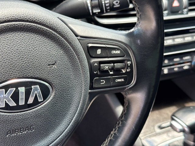 Used 2018 White Kia EX image 32