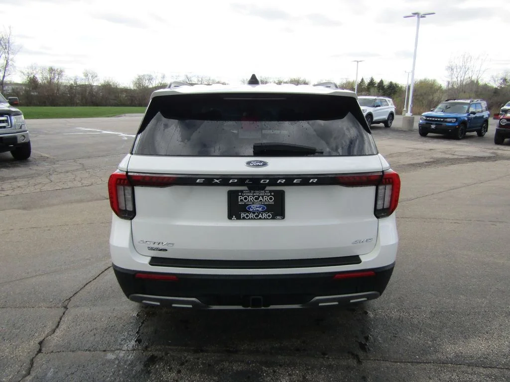 Used 2025 Star White Ford Active image 5