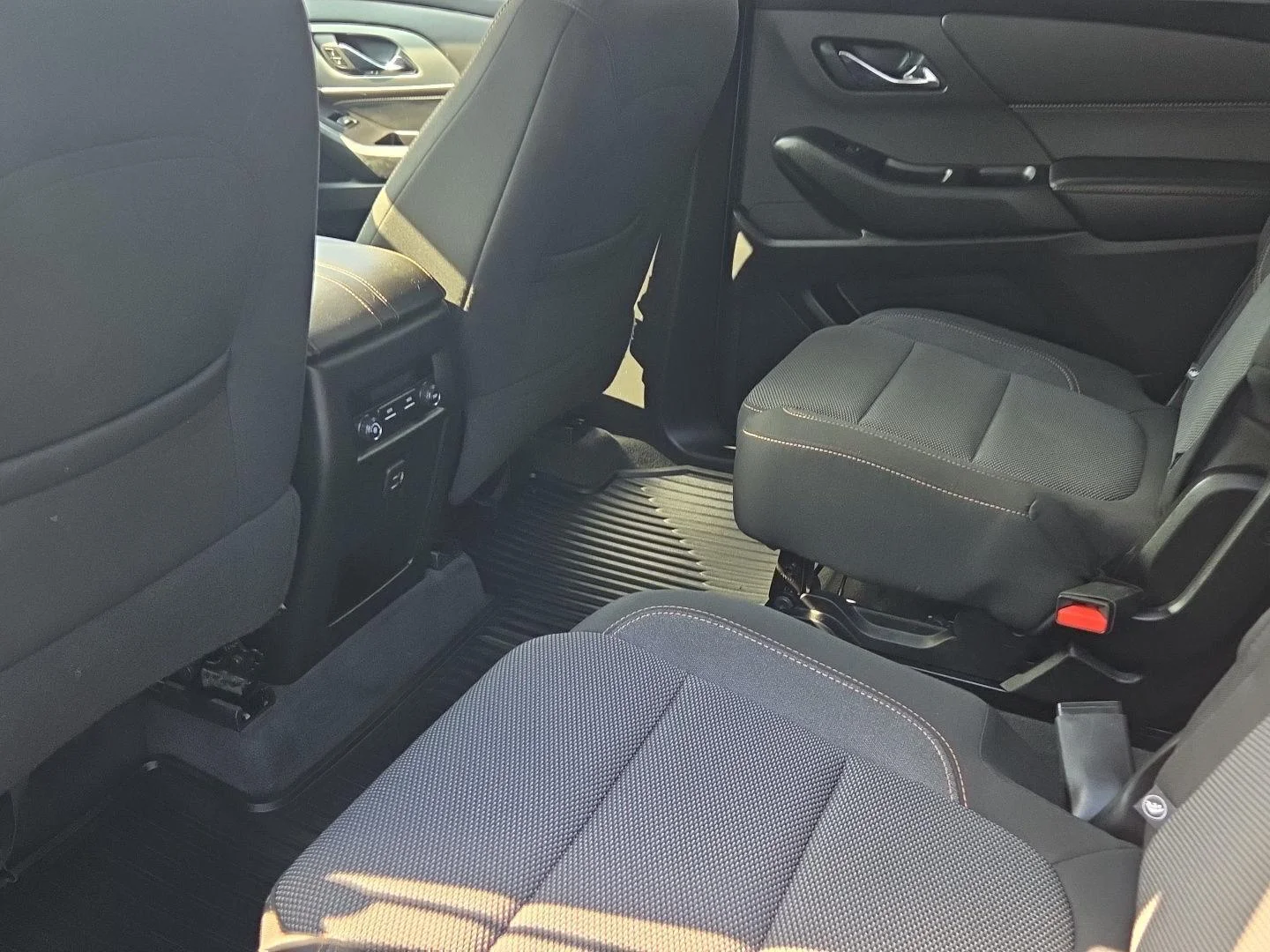 Used 2020 Mosaic Black Metallic Chevrolet LT Cloth image 21