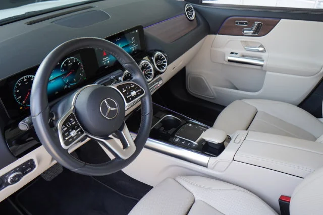 Used 2022  Mercedes-Benz GLA 250 image 2