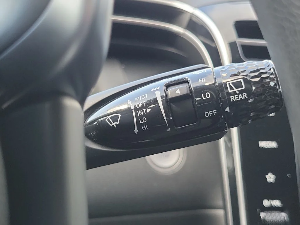 Used 2024 Black Hyundai SEL image 37