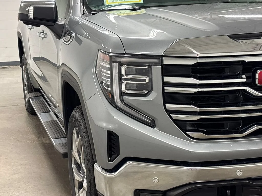 2026 GMC Sierra 1500 SLT - Photo 4