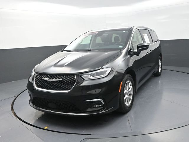 Used 2023 Black Chrysler Touring L image 5