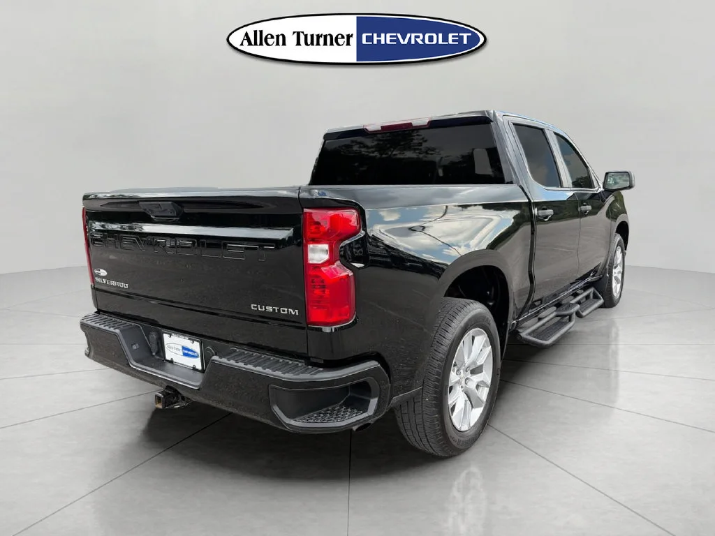 Used 2022 Black Chevrolet Custom image 28