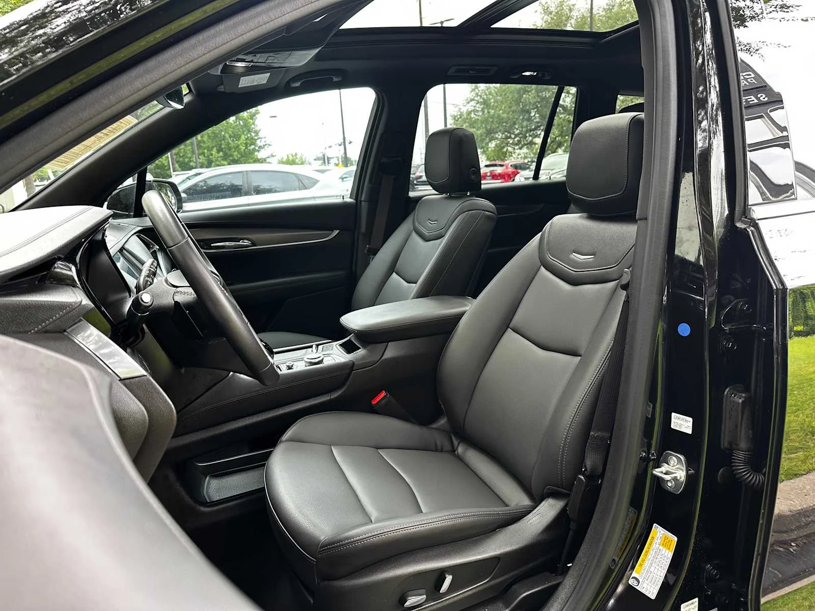 Certified Used 2025 Stellar Black Metallic Cadillac Luxury image 9