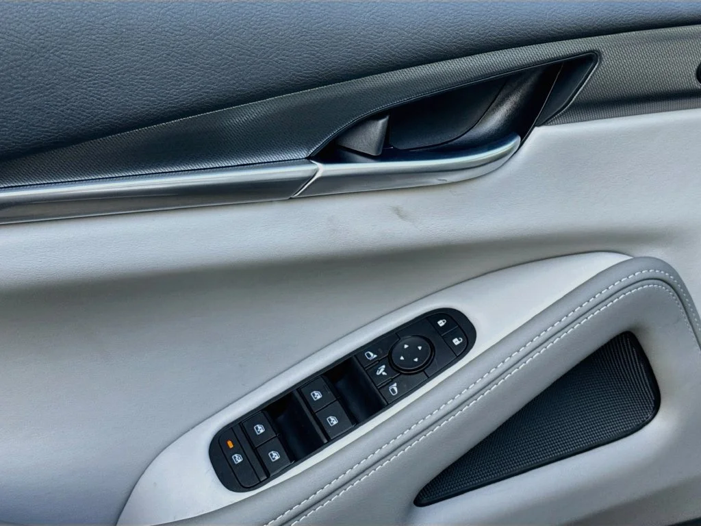 New 2027 GRAPHITE SHADOW INFINITI Luxe AWD image 18