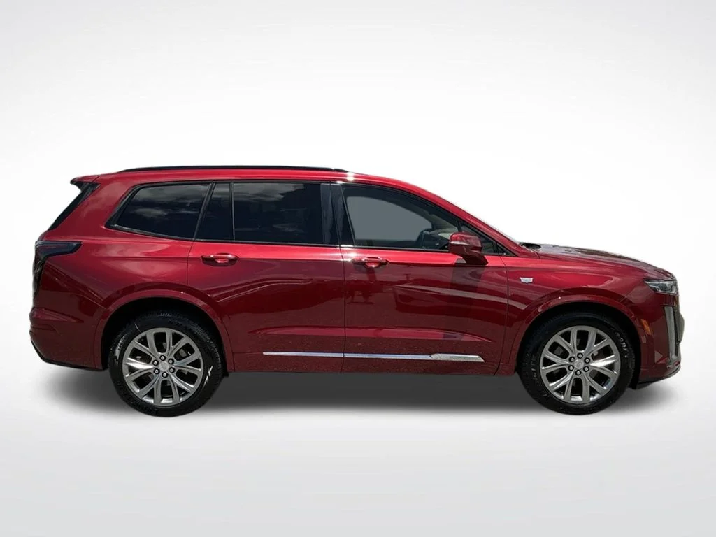 Used 2020 Red Cadillac Sport image 14