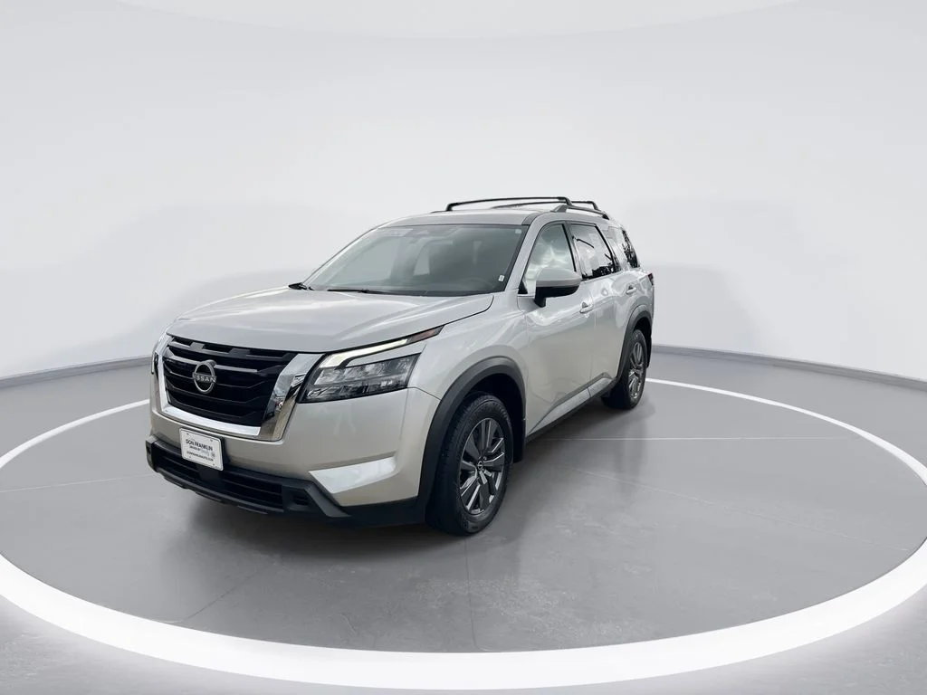 Used 2024 Silver Nissan SV image 4