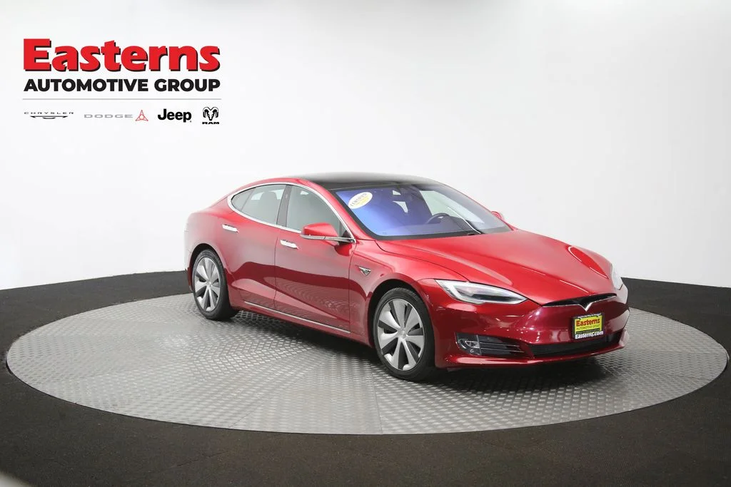 Used 2020 Red Tesla Long Range Plus image 45