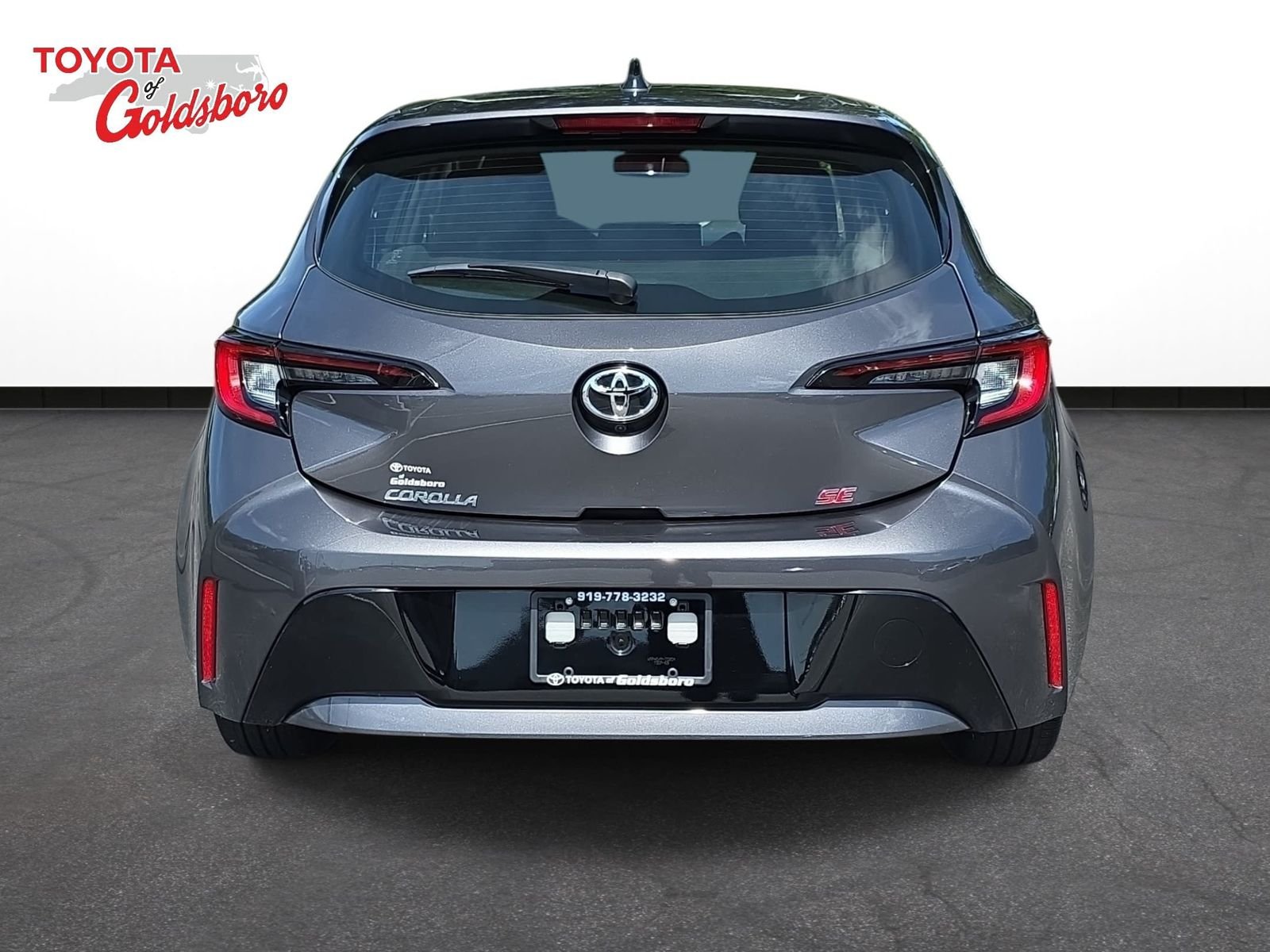 2026 Toyota Corolla Hatchback SE - Photo 6