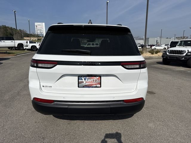 New 2026 White Jeep Altitude image 6