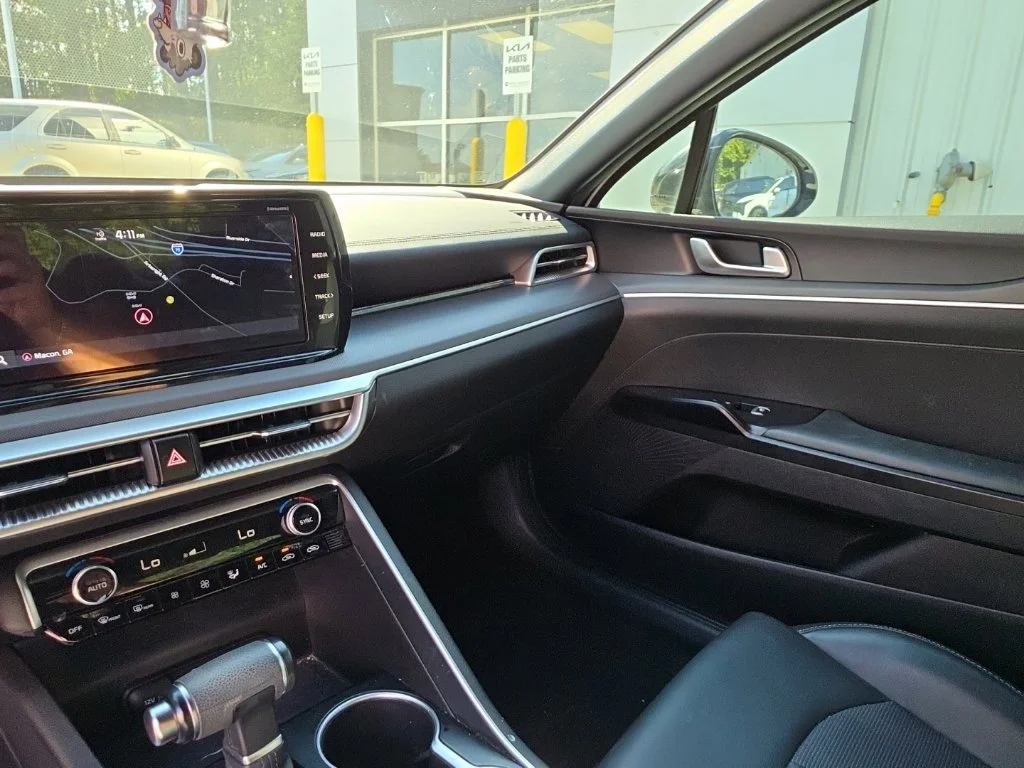 Used 2022 White Kia GT-Line image 20