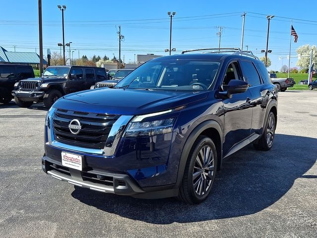 Used 2023 Blue Nissan SL image 4