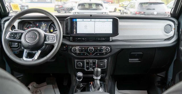 Used 2024 Gray Jeep Sahara 4xe image 14