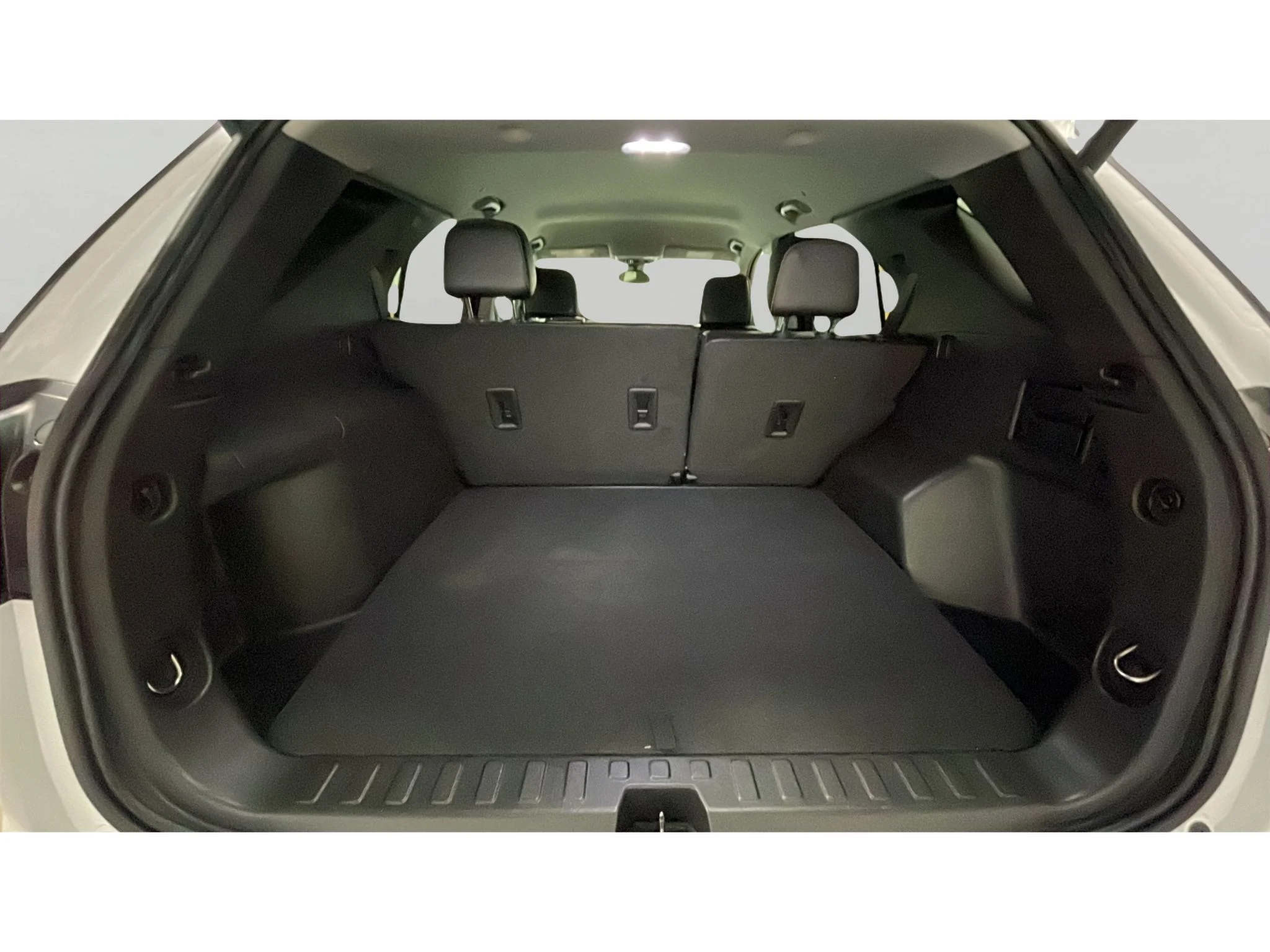 Used 2024 Summit White Chevrolet Premier image 15