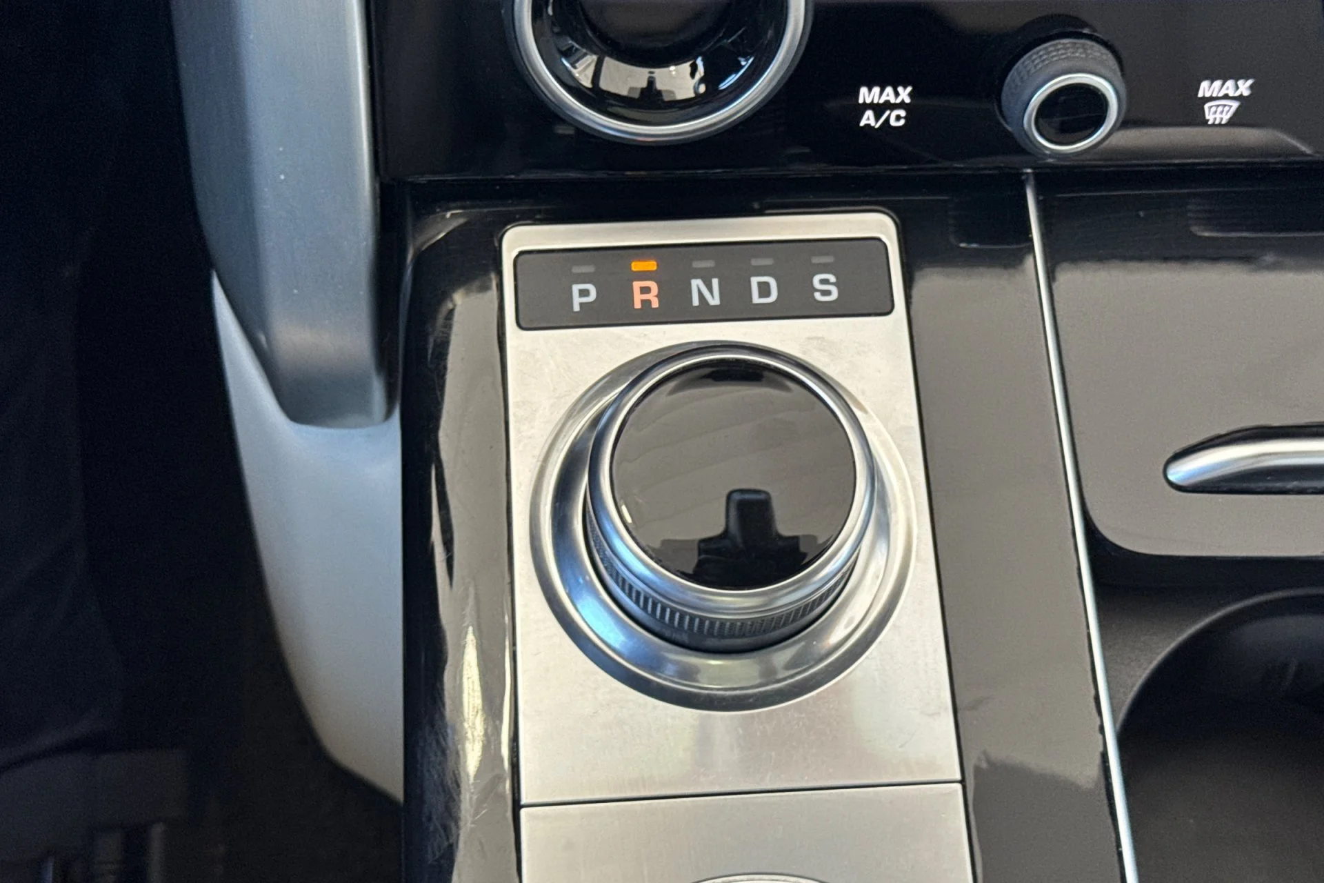 Used 2021 Silicon Silver Premium Metallic Land Rover Westminster image 24