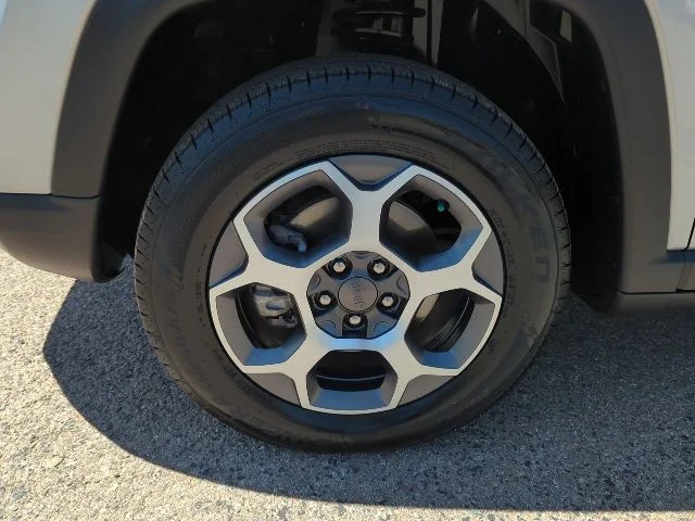 Certified Used 2022 Silver Jeep Trailhawk image 26
