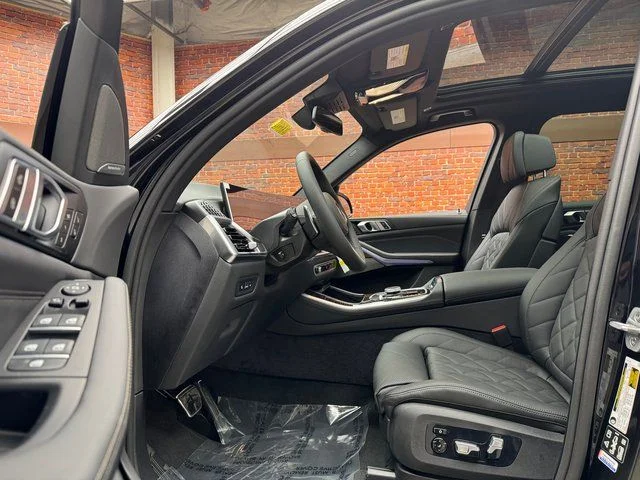 Used 2026 Black BMW xDrive40i image 22