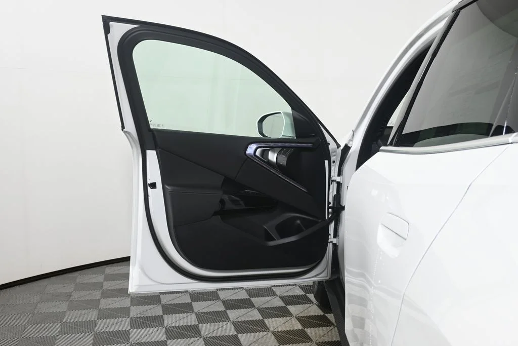 New 2026 White BMW 30 xDrive image 28