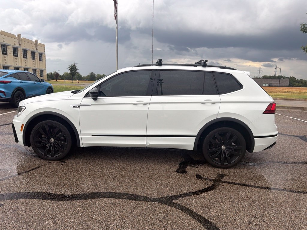 Used 2020  Volkswagen 2.0T SE R-Line Black image 8