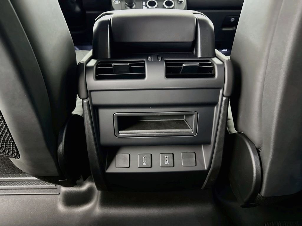 New 2026 Fuji White Land Rover X-Dynamic SE image 27